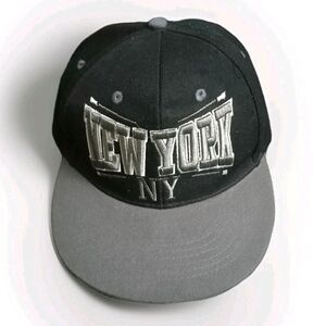 New York Snapback Cap Hat Black And Grey